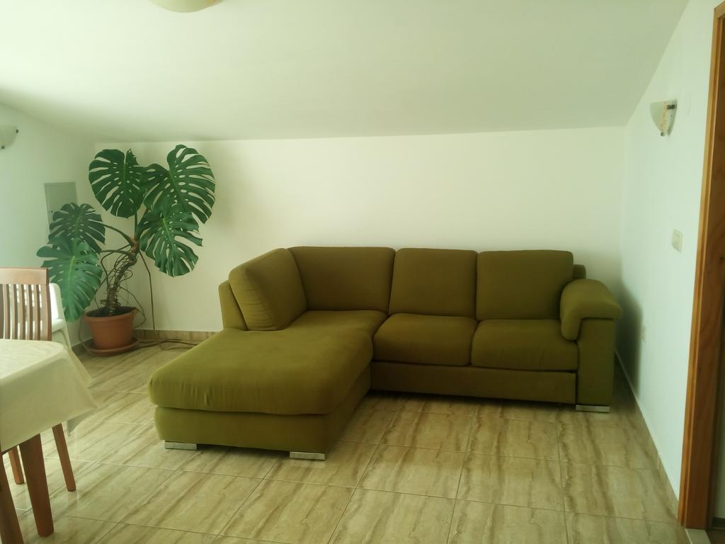 Apartmani Kapitanovic Biograd Na Moru Exterior photo